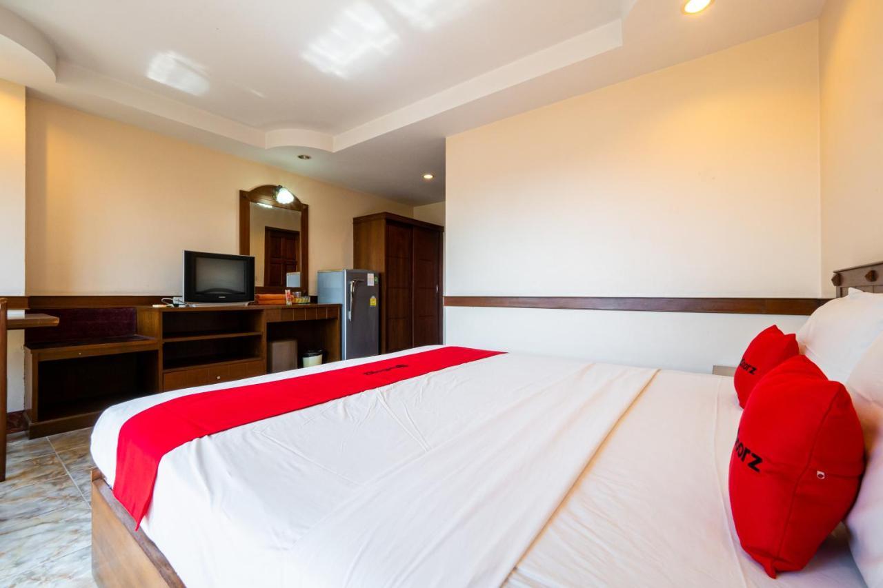 Reddoorz Navin Mansion 3 Pattaya Hotel Exterior photo
